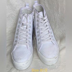 Universal Thread, white platform sneakers, memory dome, size 81/2.